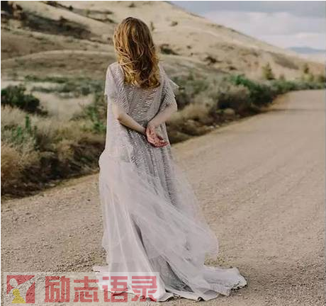 不抱怨的女人，怎样都好看－素手纤云